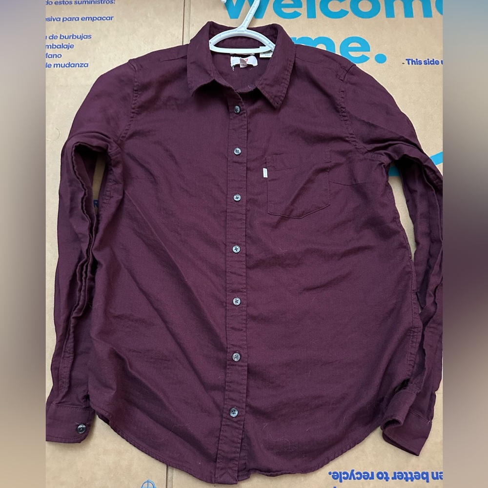 Levi's Dark Burgundy Casual Button Down Classic Fit Shirt. Size Small Women